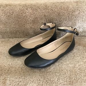 Black flats w ankle strap
